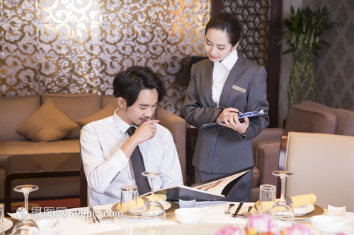 酒店餐廳服務員點菜